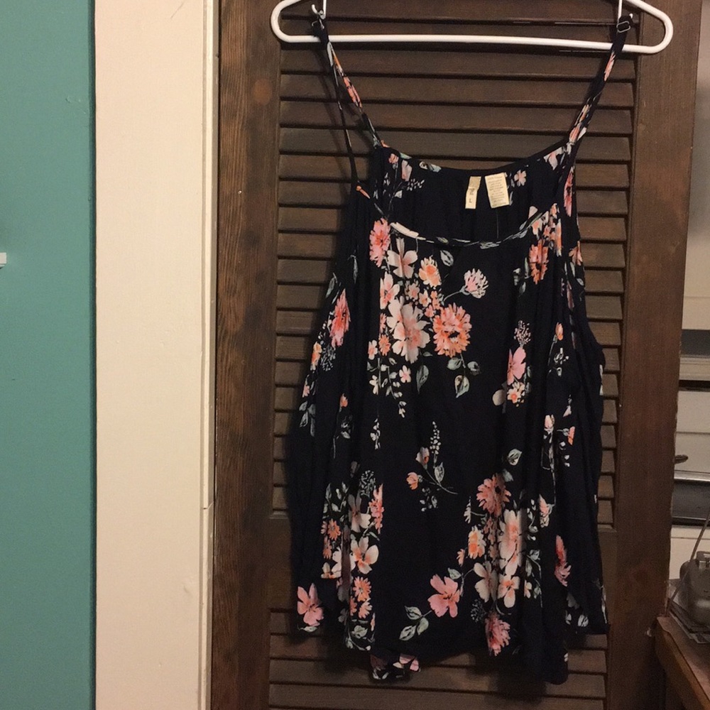 Cold Shoulder Floral Top NWT